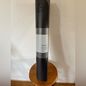 Lululemon Arise yoga Mat